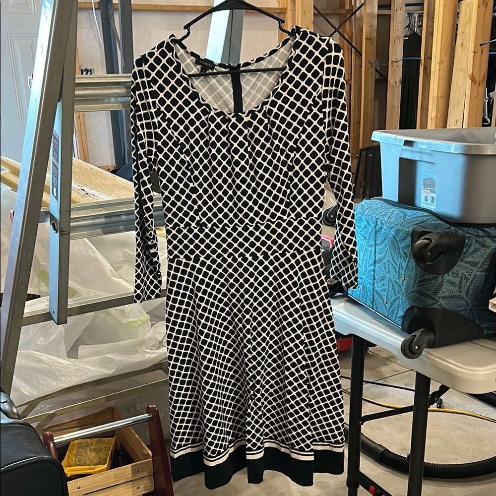 Elegant Black and White Geometric Dress